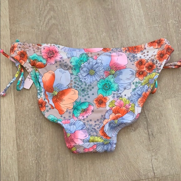 Victoria secret bathing suit bottoms - Picture 2 of 2